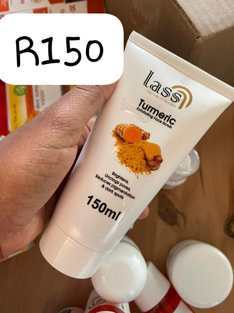 Turmeric exfoliating face schrub